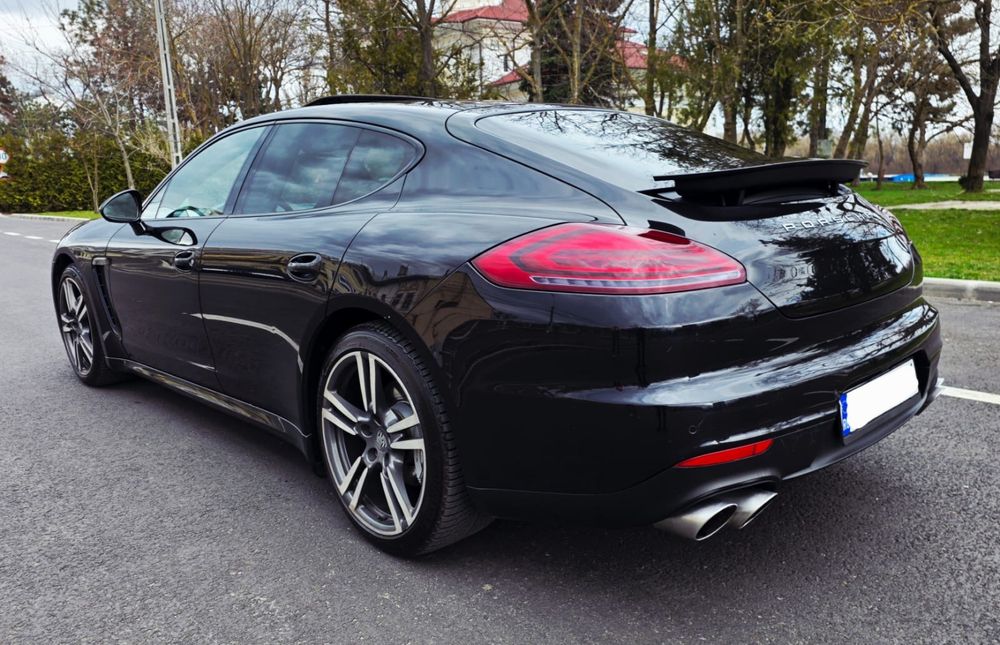 Porsche Panamera 4s