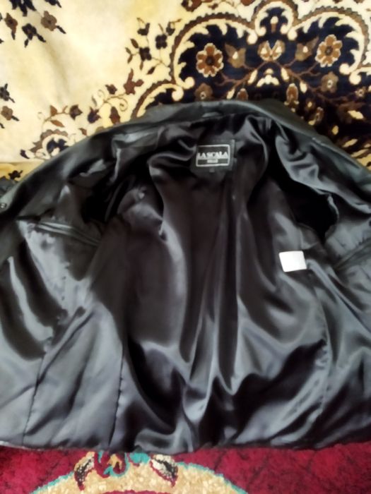 Продаю пиджак кожаный