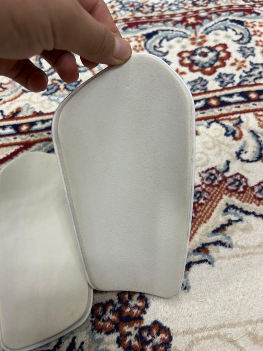 щитки футбольные оригинал