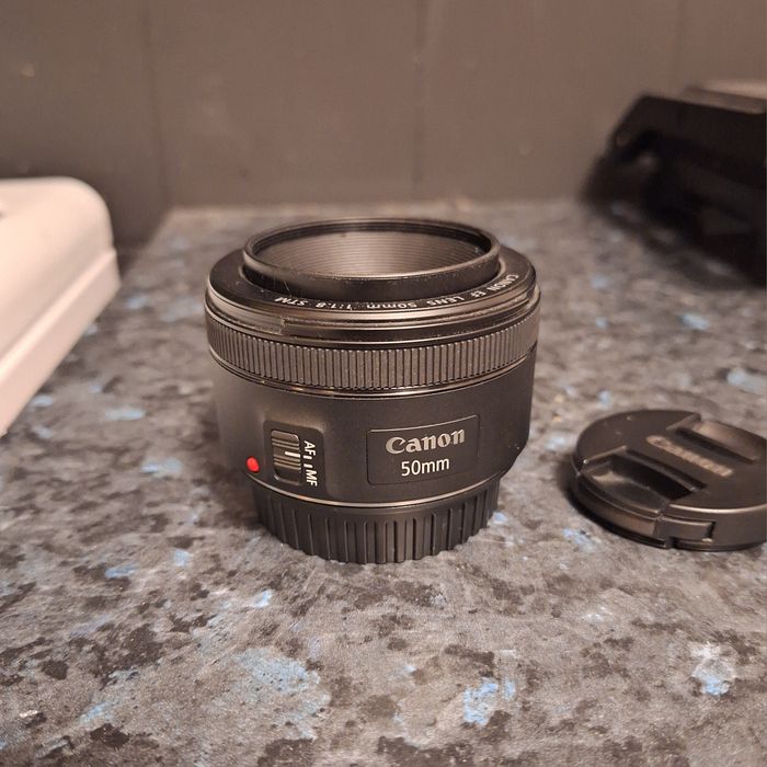 Обектив Canon EF 50mm f/1.8 STM