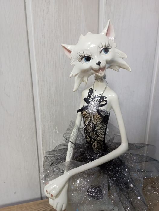 Статуэтка кошка белая