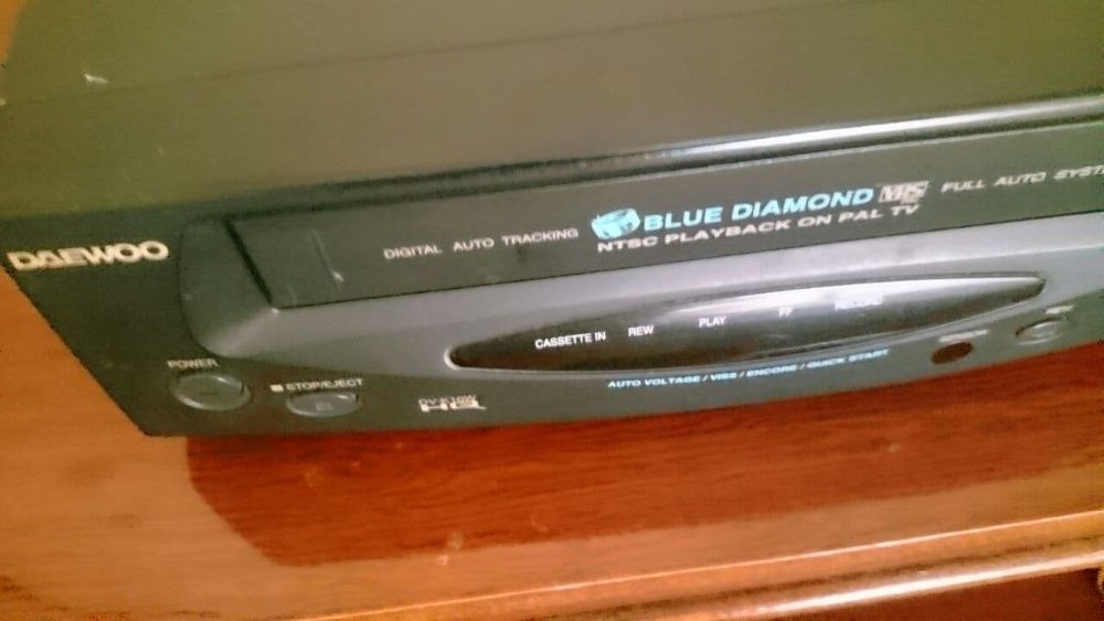 Продаю DVD-ПЛЕЕР и Video Cassette Player