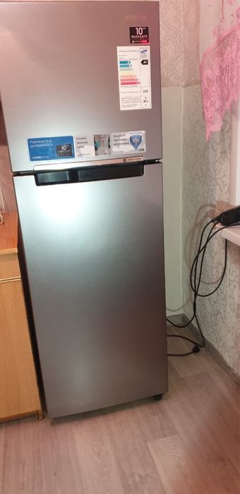 Продам холодильник samsung