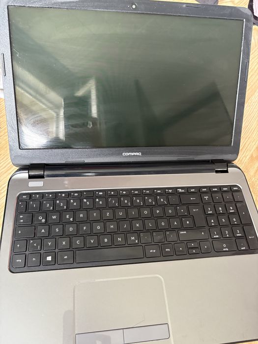 Laptop HP Compaq 15 (15.6 inch) – Pentru piese / utilitate de bază / proiecte