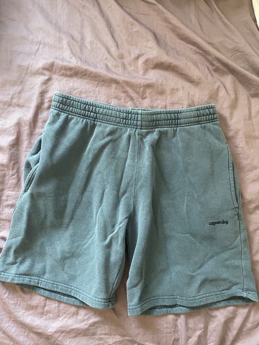 Pantaloni scurti Superdry gri marime M