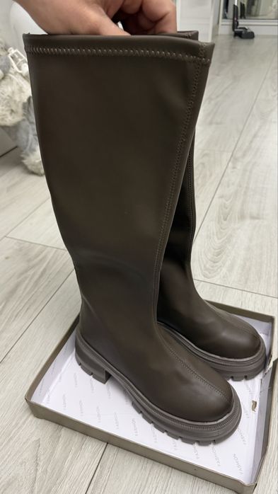 Cizme lungi maro marimea 37 noi