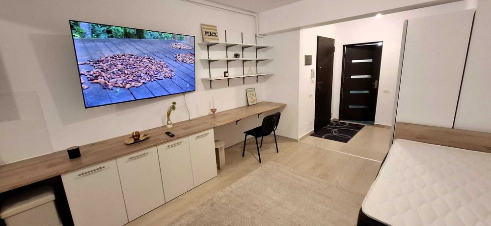 Garsoniera Damaroaia Petrom City visavis Lidl Coralilor, loc parcare