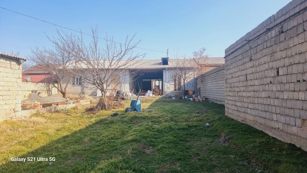 6 sotix yer maydonida yangi yevroremontli uy sotiladi