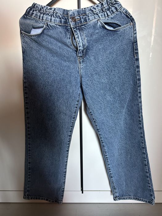 Продам джинсы на девочку 10-12 лет