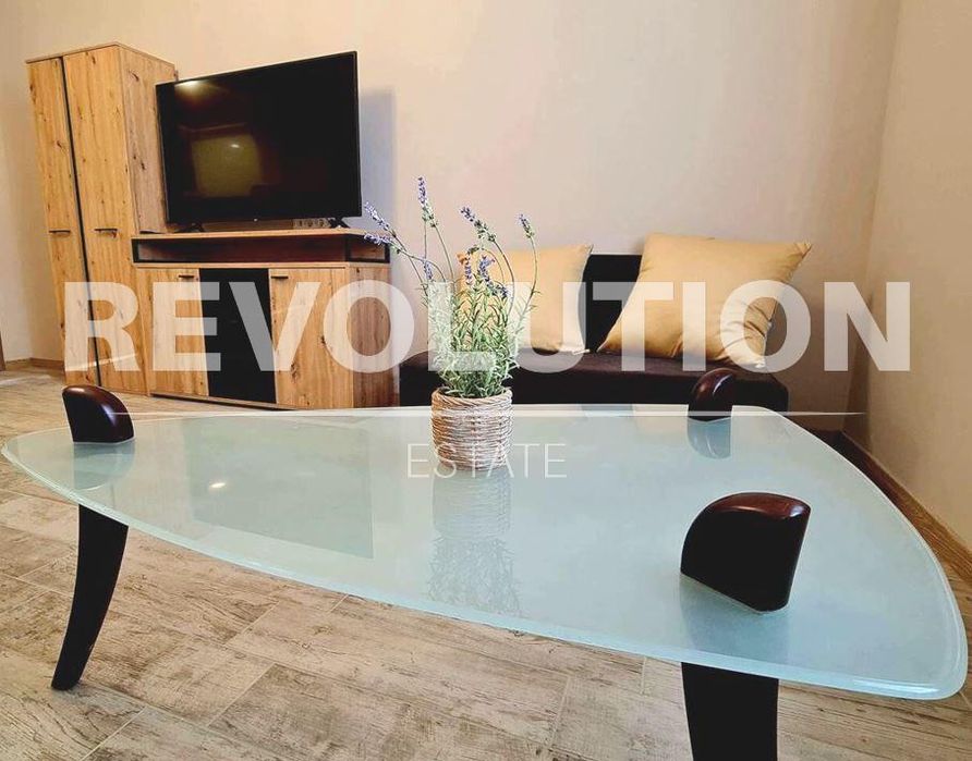 Дава се под наем Двустаен апартамент в Варна, Център - 50 кв.м за 600 € - Снимка #1