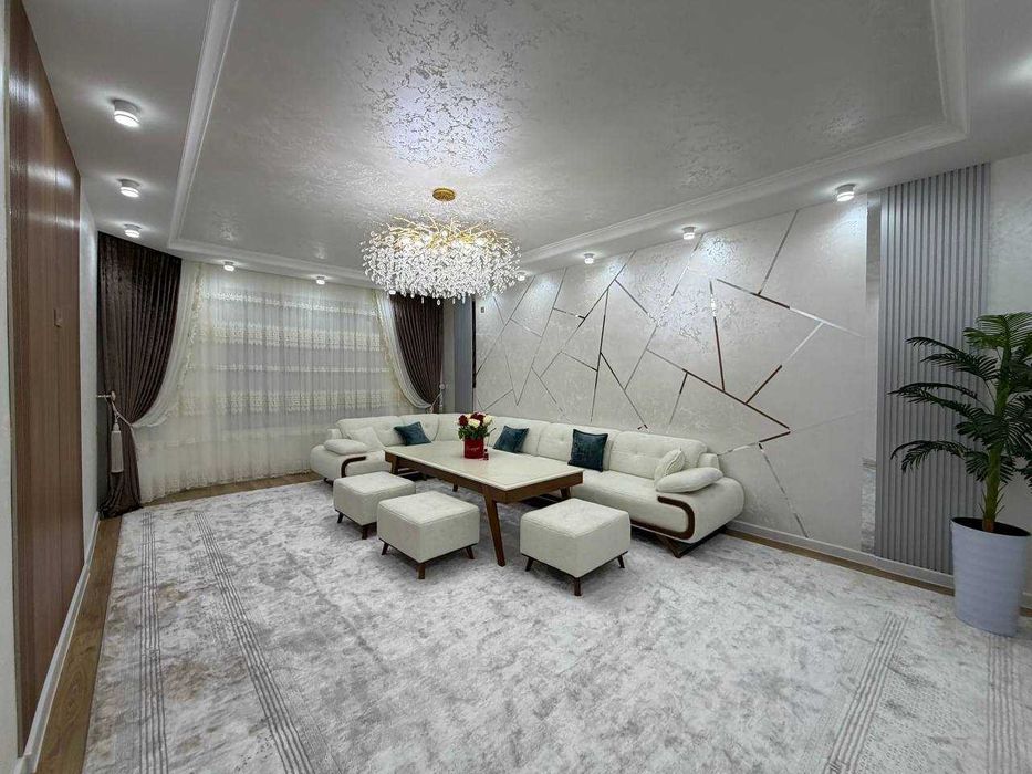 Продаётся 4х комнатная квартира по выгодной цене ЗАХОДИ ЖИВИ СПЕШИТЕ!