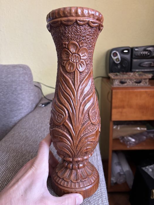 Vaza de lemn lucrata manual