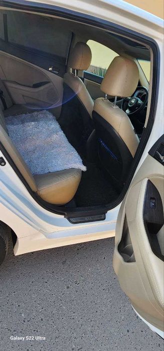 Kia Optima sotiladi