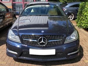 Решетка за Mercedes C Class W204 07-14 Diamond Grille