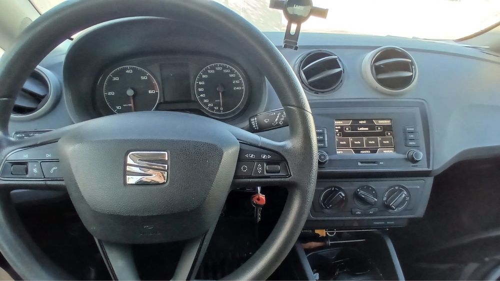 Vand SEAT IBIZA in stare foarte buna 2015 1.4 TDI