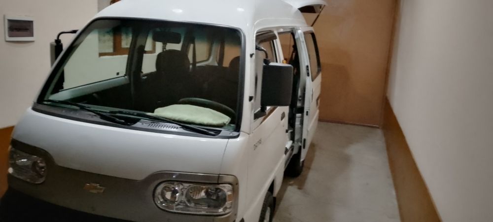 Damas bir qoʻl minilgsn