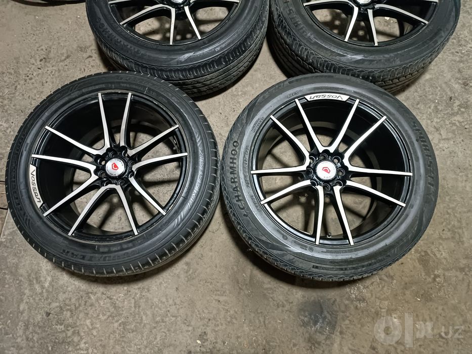 Vossen Diska Balon Cobaltga 215 55 R17 Holati Yaxshi