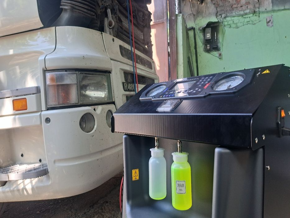 Зареждане на авто климатици товарни и лекотоварни автомобили