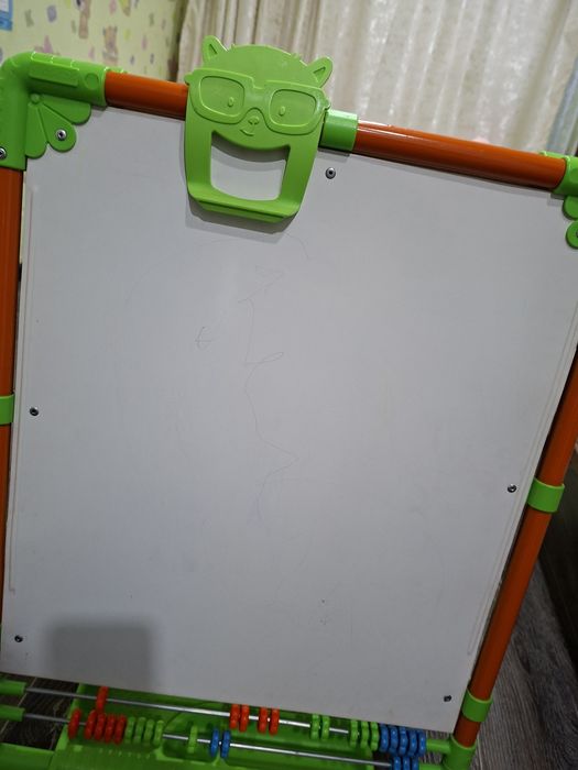 Продам мольберт.