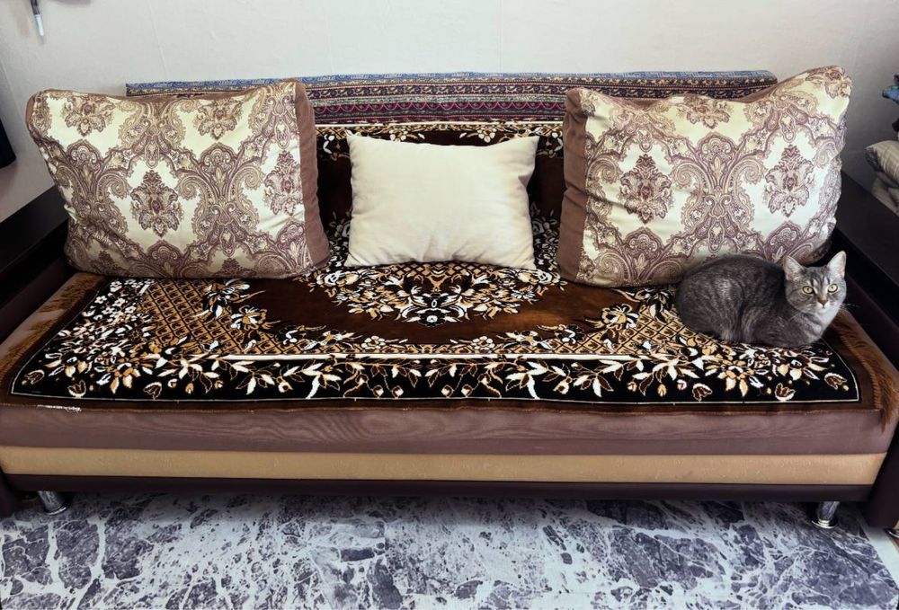 Продам большой Диван