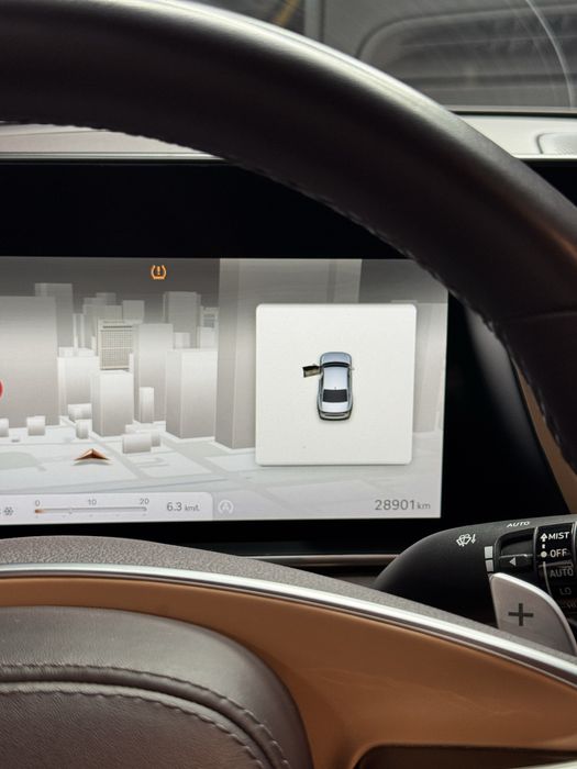 Genesis G90 …………