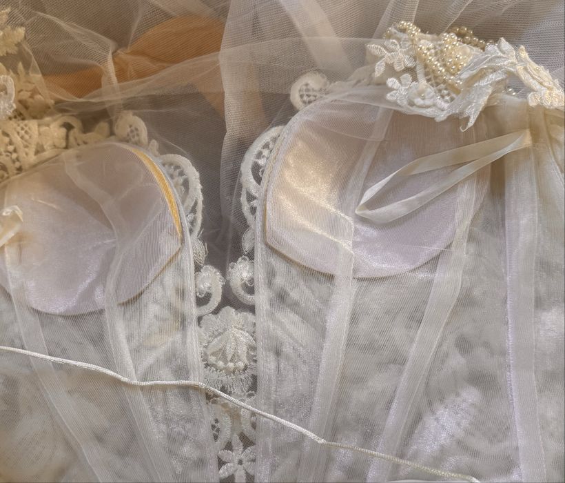 Rochie de mireasa A line ivoire usoara model deosebit