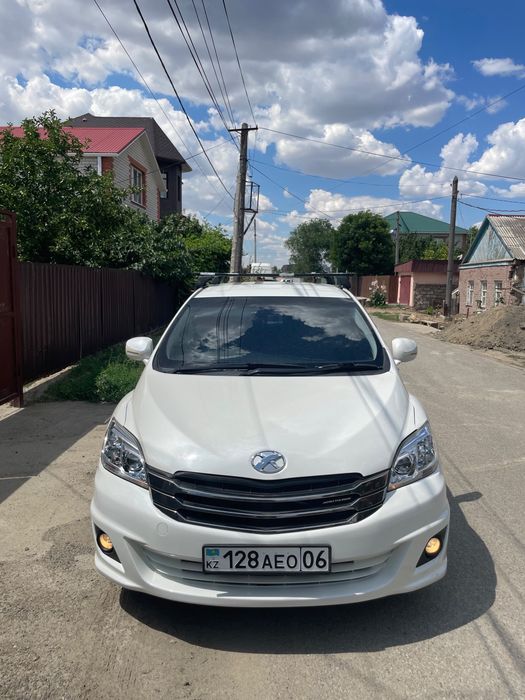 Продам Toyota Mark zio 2010 года