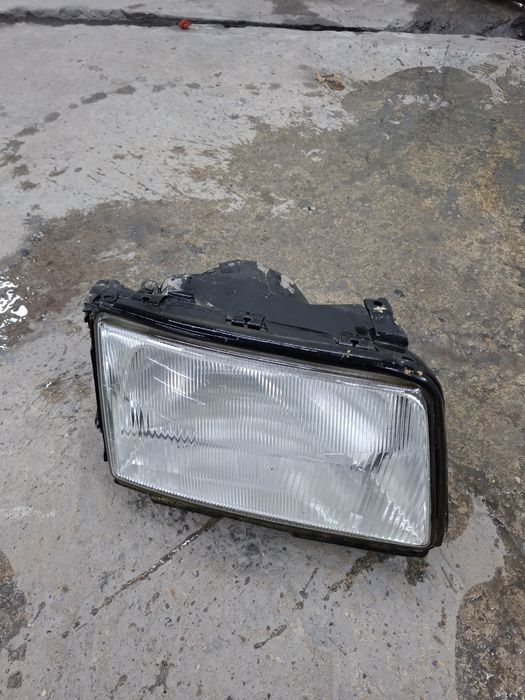 Фара ауди с4 без одного ушка