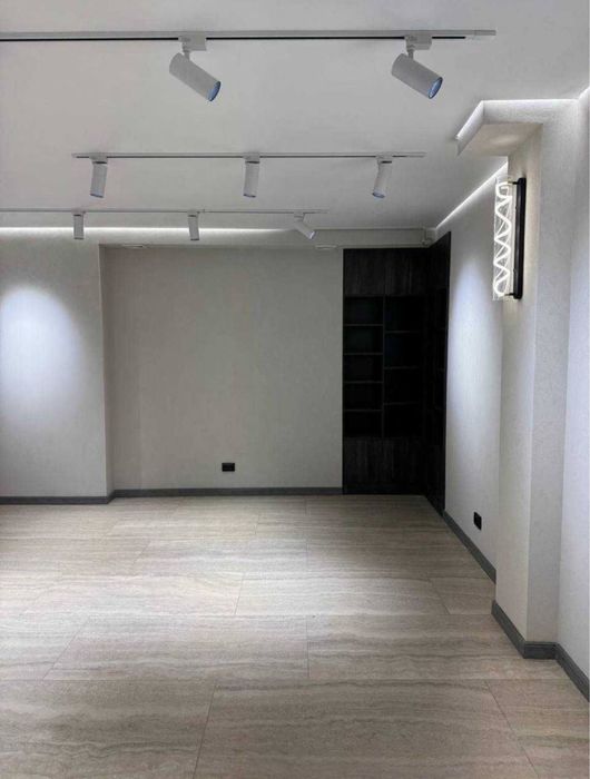 Ц-1 | Бибигон - Продается нежилое помещение вдоль дороги 100м2