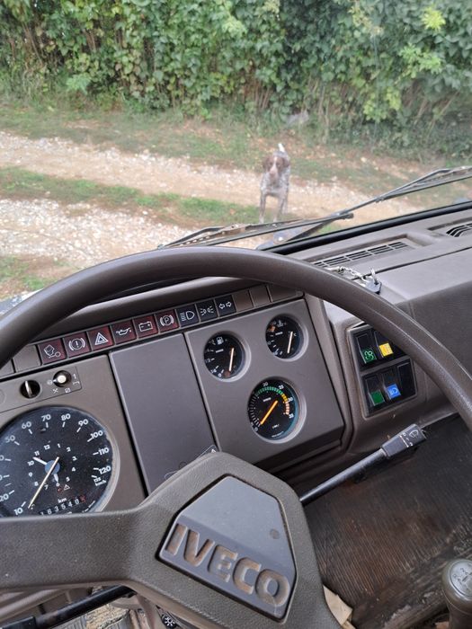 Vând Iveco basculabil