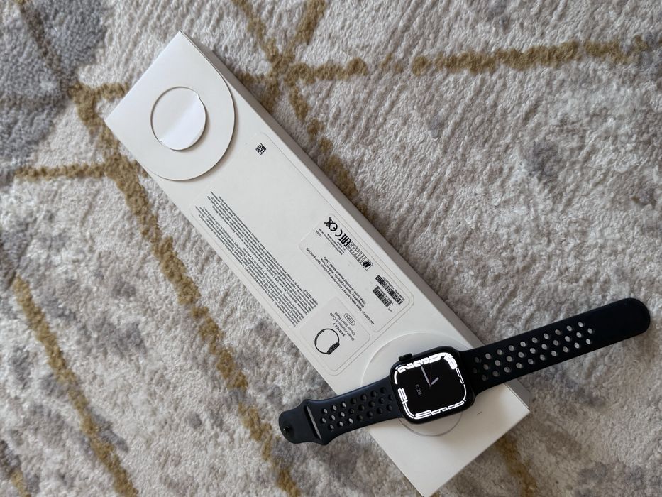 Продам часы эпл воч 7