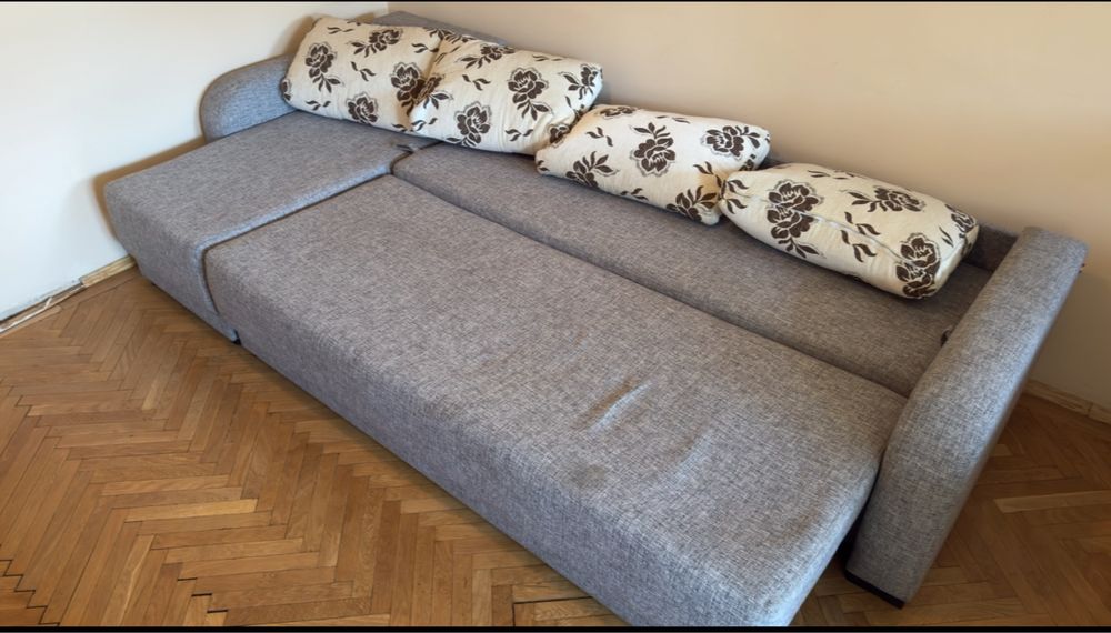 Canapea 3 locuri plus sezlong extensibila cu depozitare