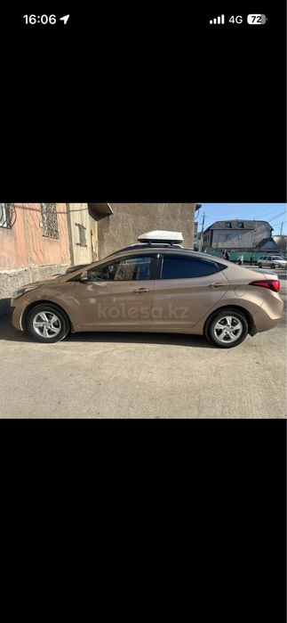 Елантра хюндай.