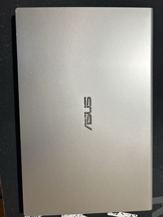 Лаптоп ASUS 15.6" Full HD с ПОДАРЪК чанта!
