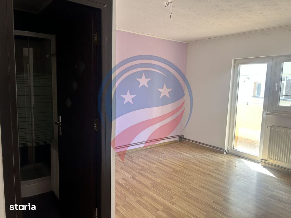 Vilă spațioasă D+P+E+M, 400 mp | Curte generoasă 400 mp | 3 intrări