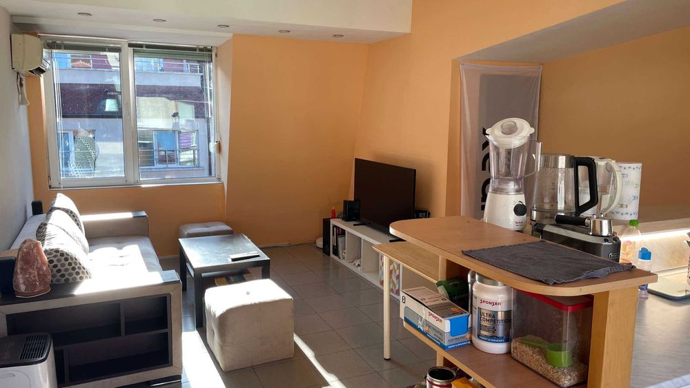 Продавам прекрасен 4-стаен апартамент в нова сграда в кв. Бели брези