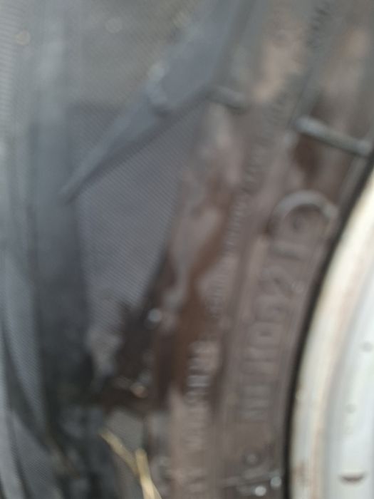Зимни гуми 15ки 4 броя 205/70/15 TOYo