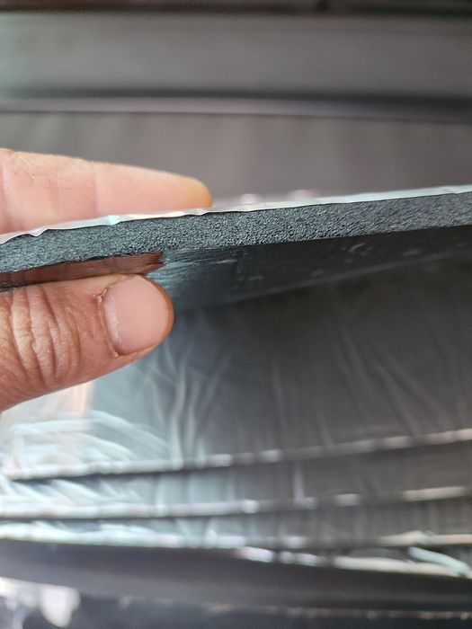 Универсална висококачествена самозалепваща шумо и термоизолация