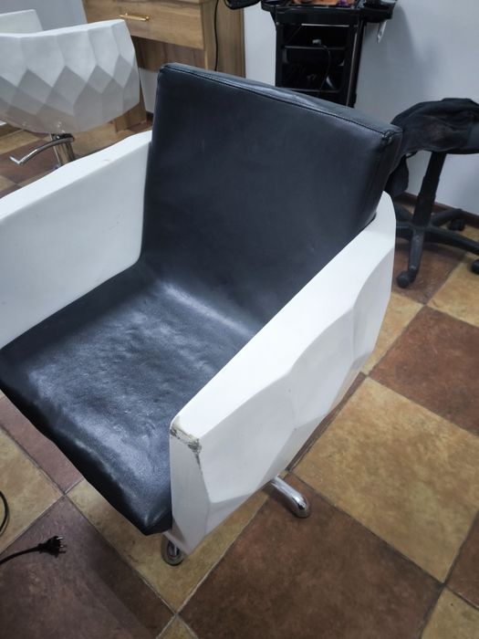 Кресло для парикмахерских