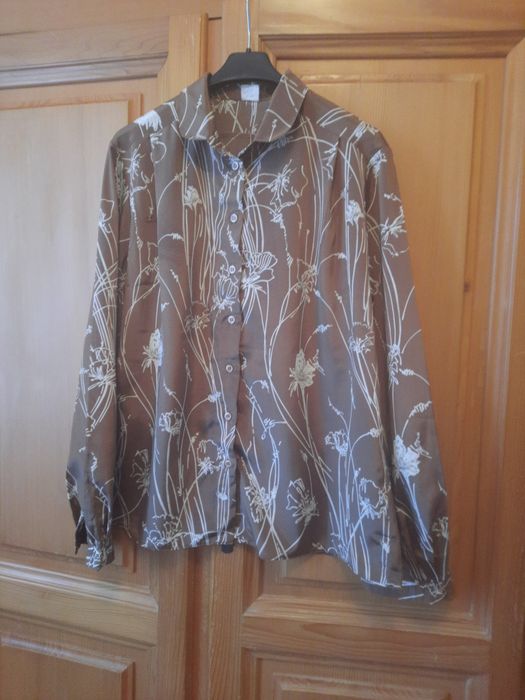 Minunată bluză maro cu imprimeu crem mărimea 48-50