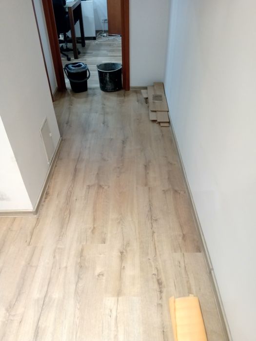 Prestari servicii montaj parchet