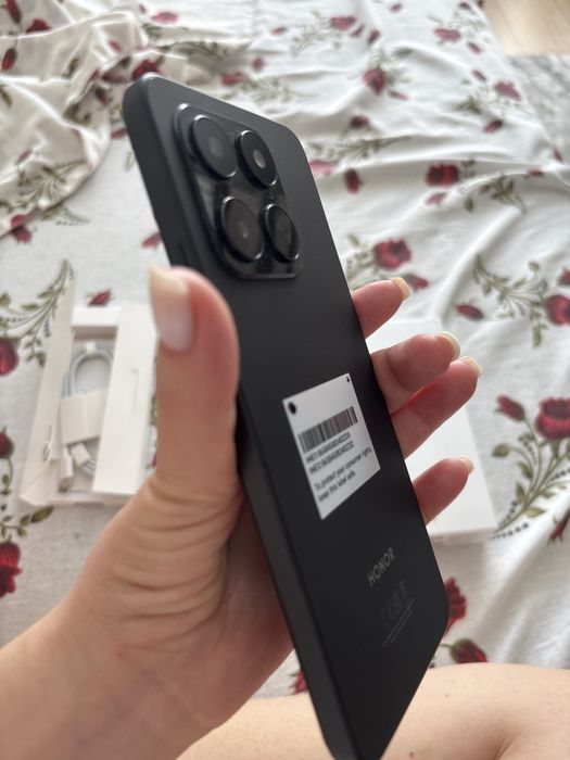 Vand telefon nou ,impecabil
