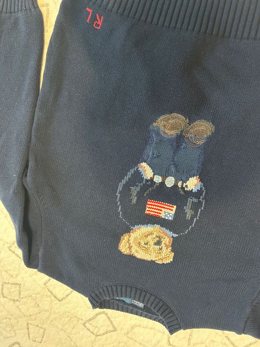 Продавам употребяван пуловер на Polo Ralph Lauren в перфектно състояние.