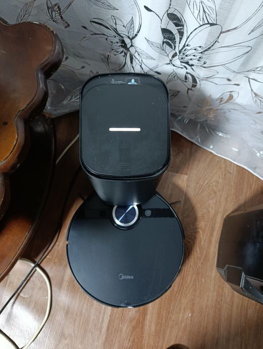 Продам робот пылесос !