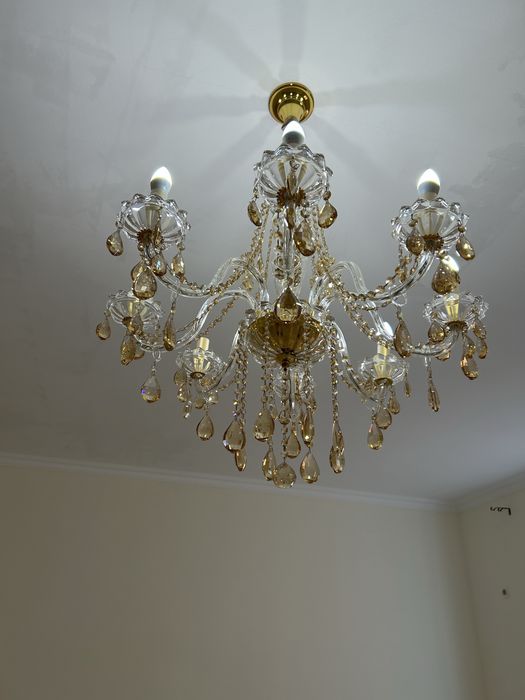 Продам люстры б/у в отличном состоянии