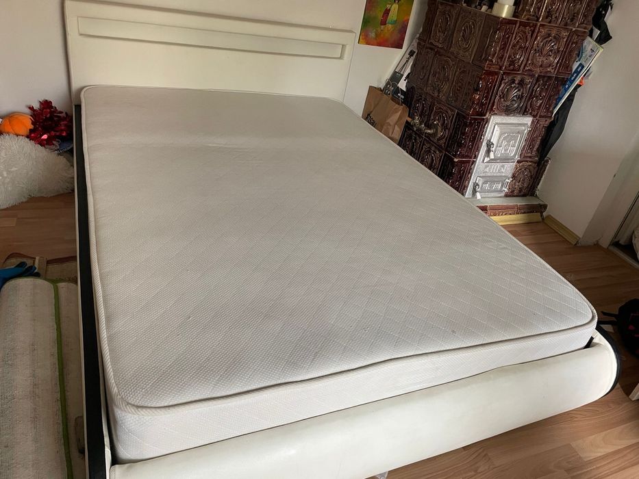 Pat pentru 2 persoane