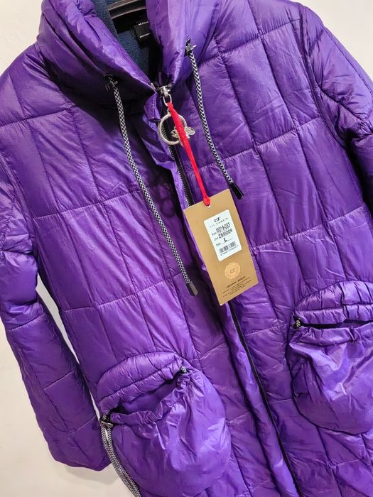 Продам ветровку женскую