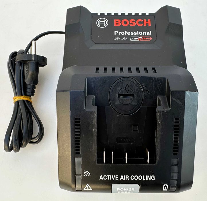 BOSCH GAL 18V-160 C - Бързо зарядно устройство 14.4-18V 16A перфектен!