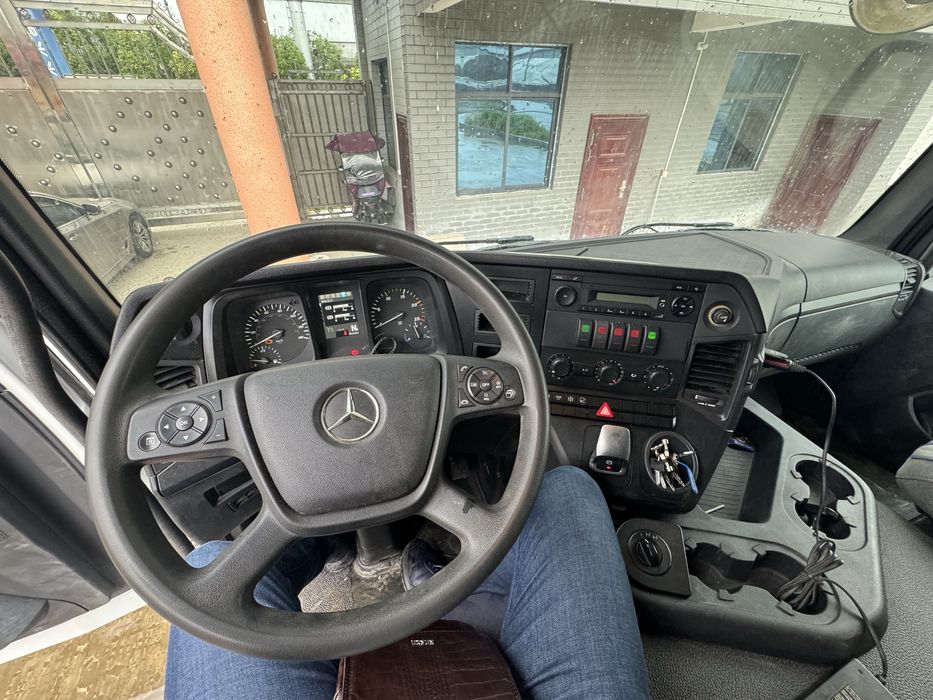 Автобетононасос 63 м.