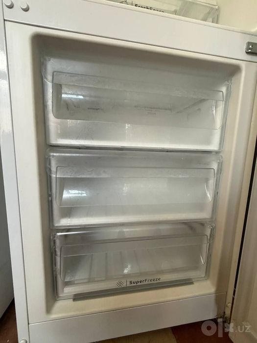 Холодильник  "Indesit"